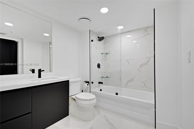 1800 N Bayshore Dr 512, Miami, FL 33132