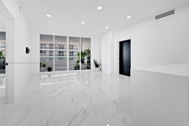 1800 N Bayshore Dr 512, Miami, FL 33132