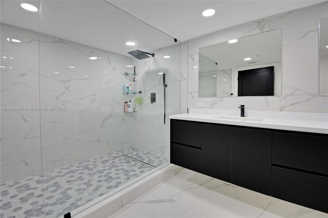 1800 N Bayshore Dr 512, Miami, FL 33132