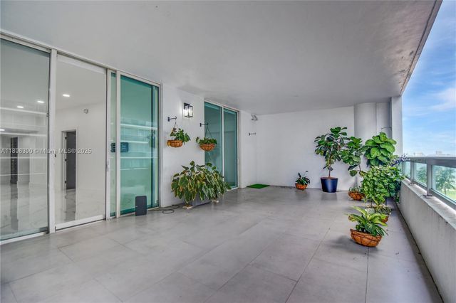 1800 N Bayshore Dr 512, Miami, FL 33132