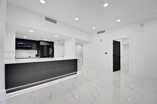 1800 N Bayshore Dr 512, Miami, FL 33132