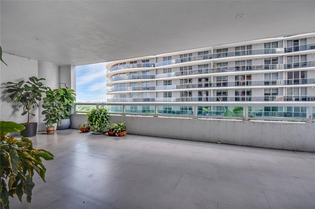 1800 N Bayshore Dr 512, Miami, FL 33132