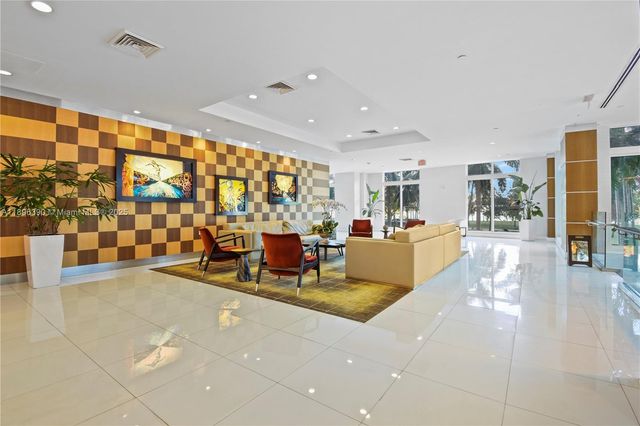 1800 N Bayshore Dr 512, Miami, FL 33132