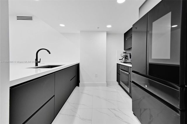 1800 N Bayshore Dr 512, Miami, FL 33132