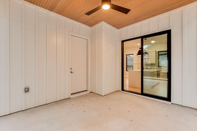 114 Lightsey RD 1, Austin, TX 78704