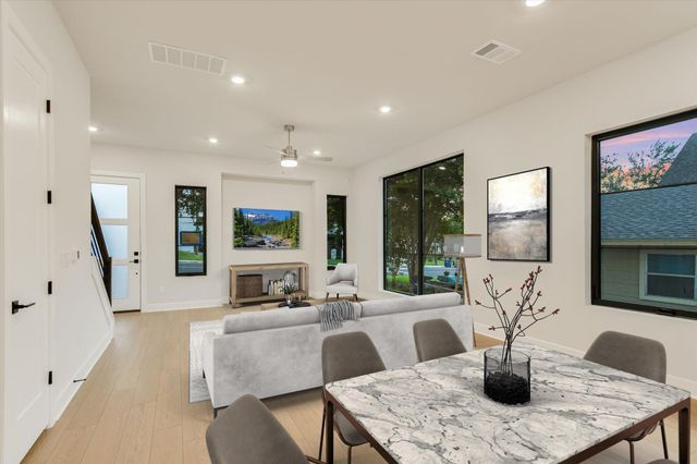 114 Lightsey RD 1, Austin, TX 78704