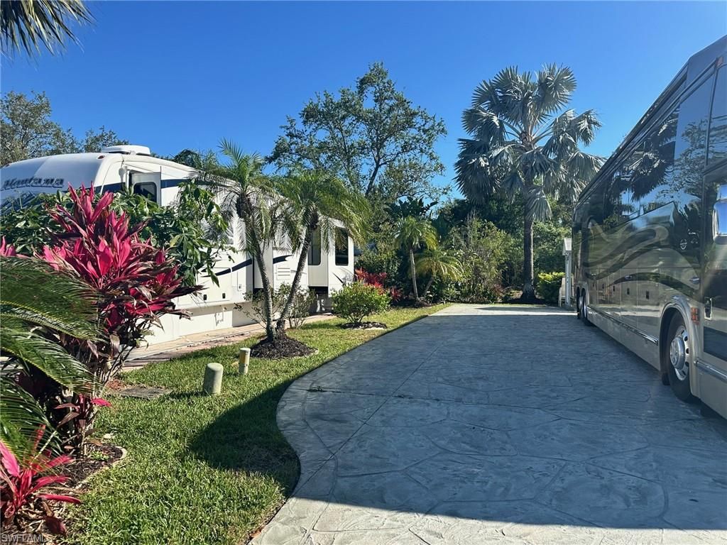 1650 Diamond Lake CIR, NAPLES, FL 34114 — photo 2