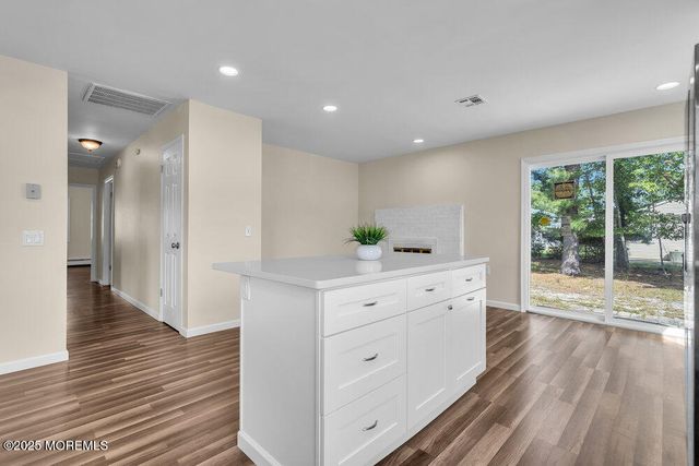 8 Panama Court, Toms River, NJ 08757