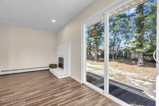 8 Panama Court, Toms River, NJ 08757