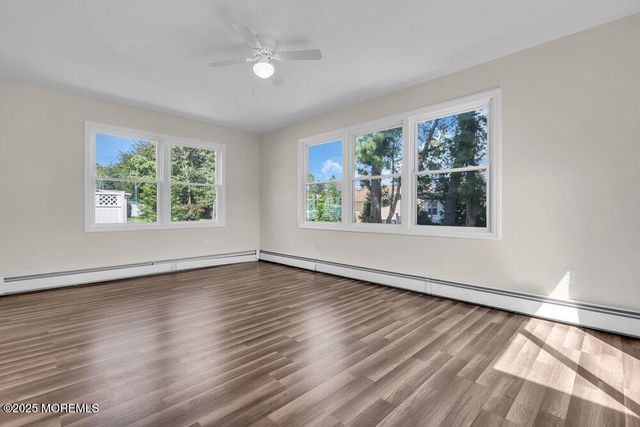 8 Panama Court, Toms River, NJ 08757