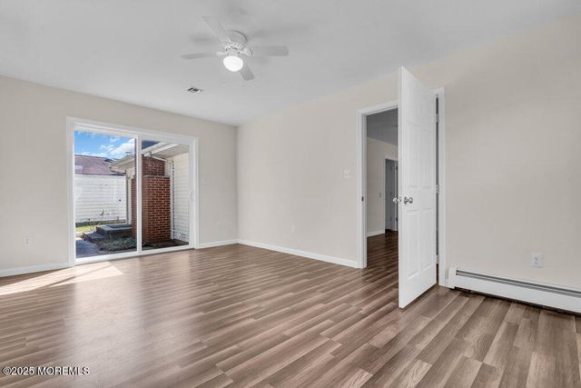 8 Panama Court, Toms River, NJ 08757