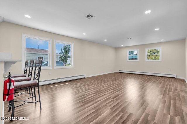 8 Panama Court, Toms River, NJ 08757