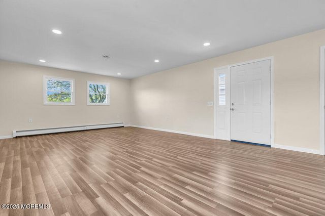 8 Panama Court, Toms River, NJ 08757