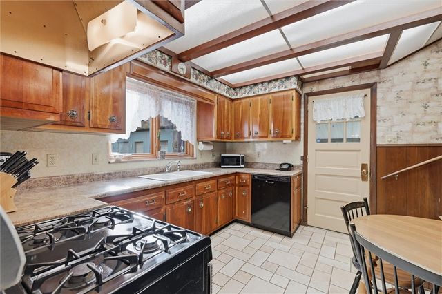 1026 Woodberry Rd, New Kensington, PA 15068