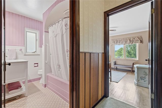 1026 Woodberry Rd, New Kensington, PA 15068