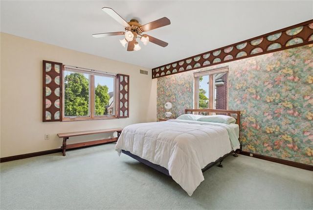 1026 Woodberry Rd, New Kensington, PA 15068