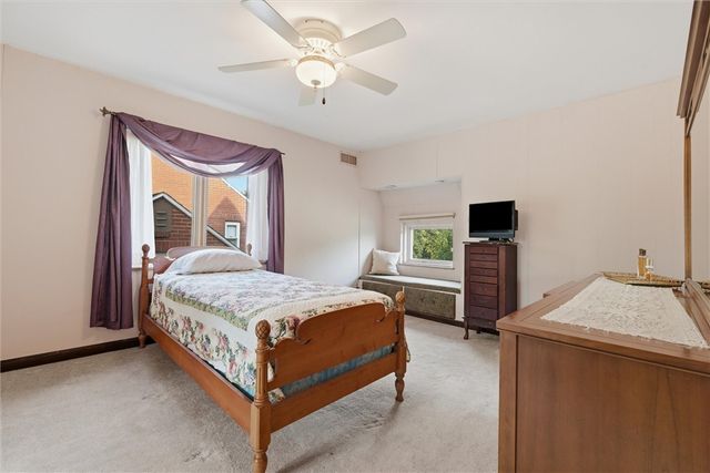 1026 Woodberry Rd, New Kensington, PA 15068