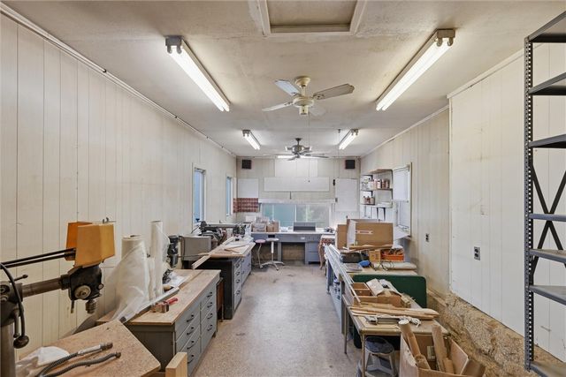 1026 Woodberry Rd, New Kensington, PA 15068