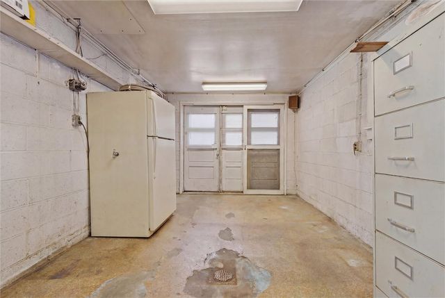 1026 Woodberry Rd, New Kensington, PA 15068
