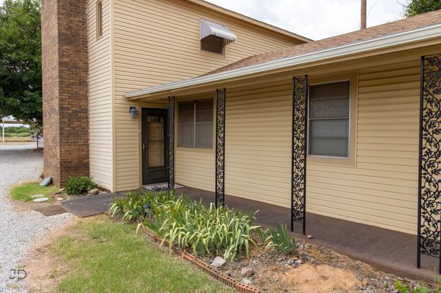 2905 OLD ELECTRA ROAD, Iowa Park, TX 76367