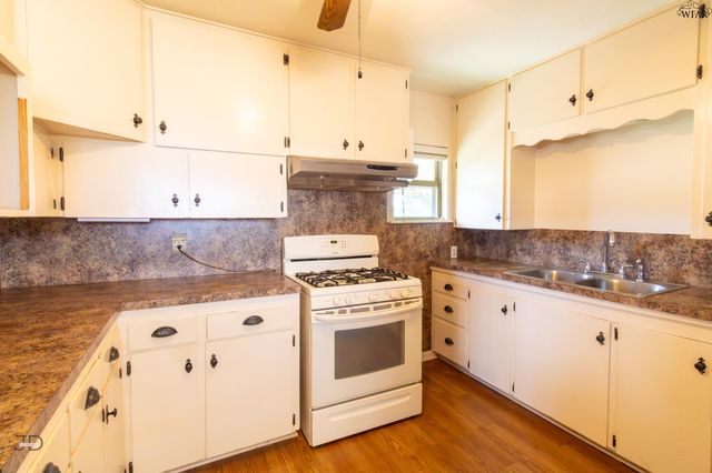 2905 OLD ELECTRA ROAD, Iowa Park, TX 76367