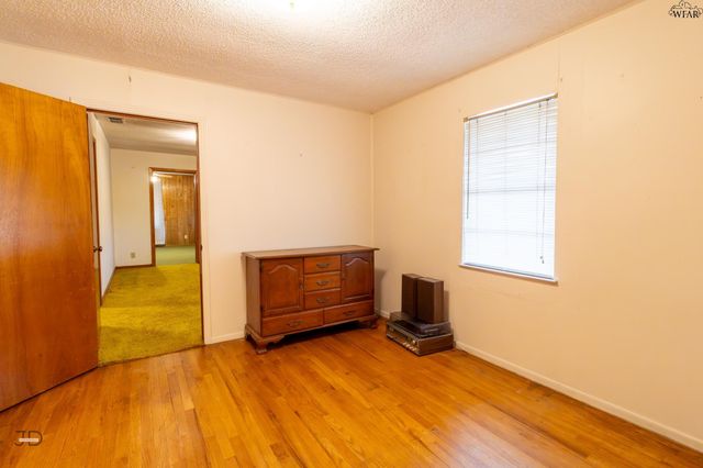 2905 OLD ELECTRA ROAD, Iowa Park, TX 76367