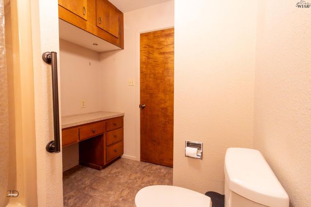 2905 OLD ELECTRA ROAD, Iowa Park, TX 76367