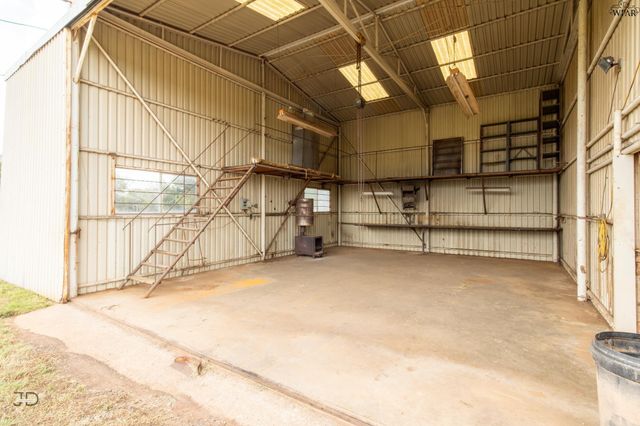2905 OLD ELECTRA ROAD, Iowa Park, TX 76367