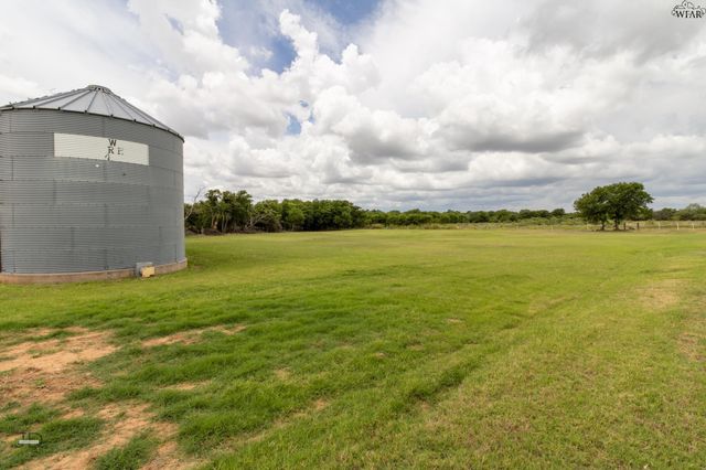 2905 OLD ELECTRA ROAD, Iowa Park, TX 76367