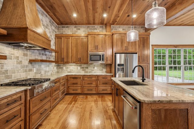 3539 Liberty Rd, Winchester, TN 37398