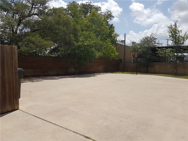 107 Ehlinger Drive, Bryan, TX 77801