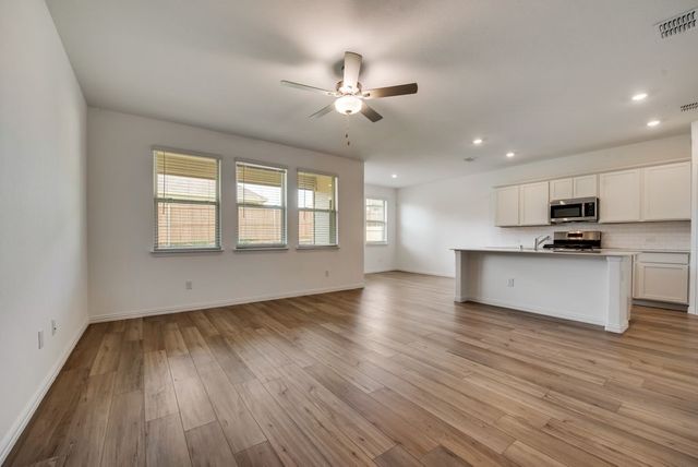 204 Coconut Drive, Azle, TX 76020