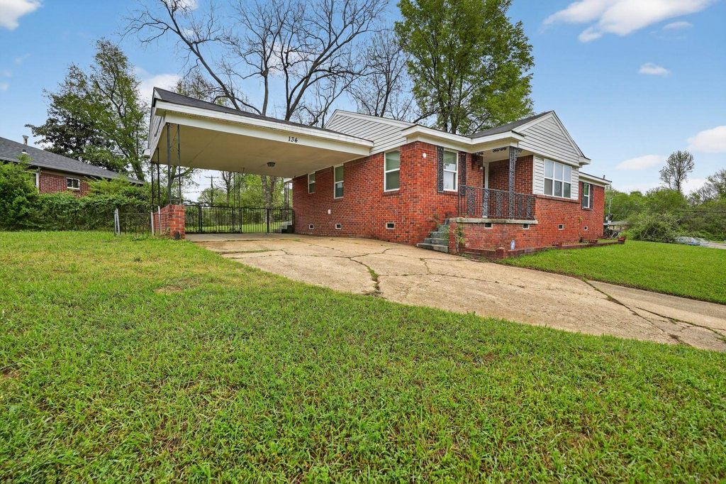 134 W HOLMES RD, Memphis, TN 38109