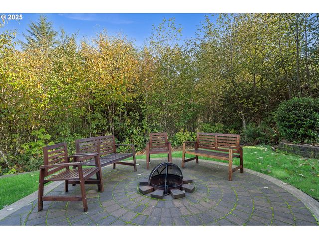 4380 SEQUOIA Loop, Tillamook, OR 97141