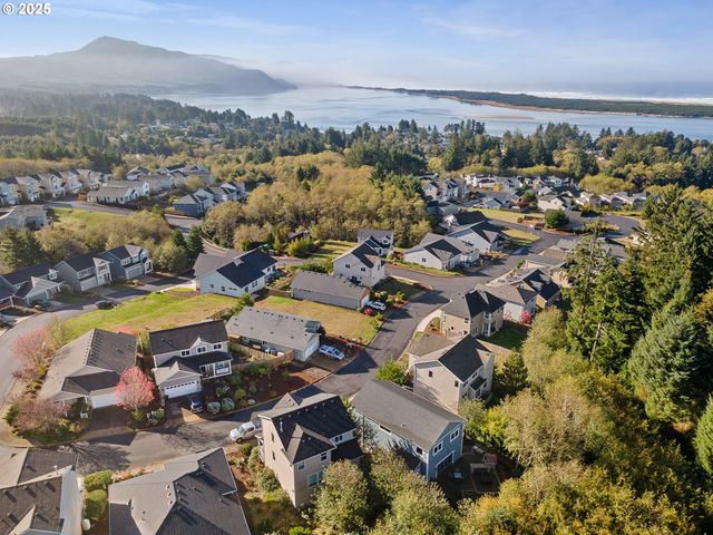 4380 SEQUOIA Loop, Tillamook, OR 97141