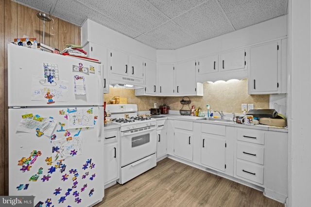 408 S QUEEN ST, Littlestown, PA 17340