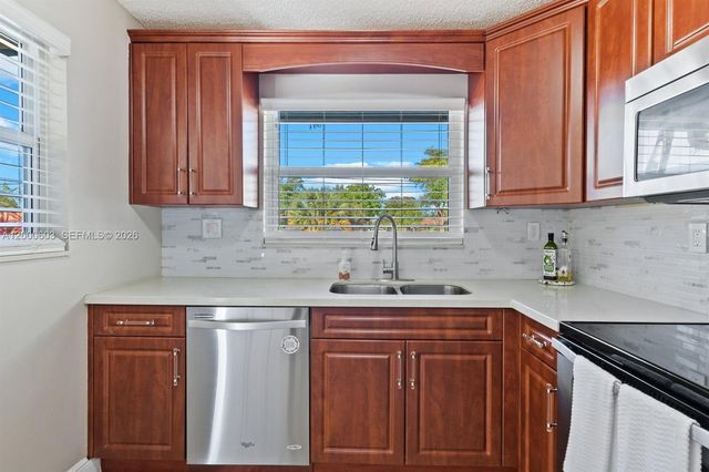 4119 Coral Springs Dr C6, Coral Springs, FL 33065