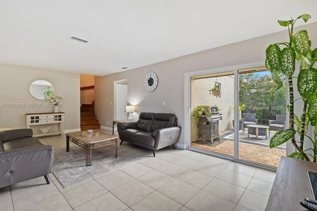 4119 Coral Springs Dr C6, Coral Springs, FL 33065