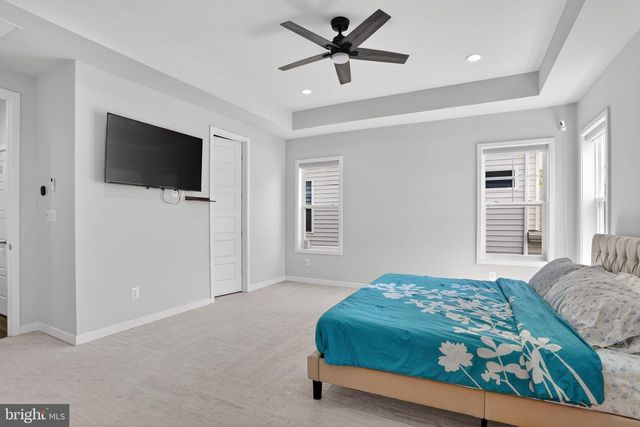 41961 BLAIR WOODS DR, Brambleton, VA 20148