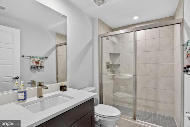 41961 BLAIR WOODS DR, Brambleton, VA 20148