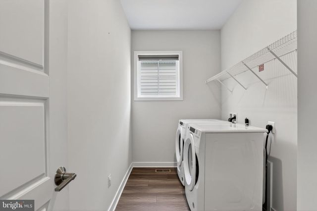41961 BLAIR WOODS DR, Brambleton, VA 20148
