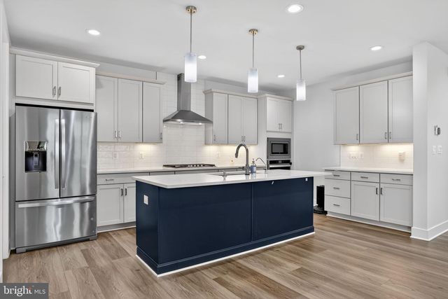 41961 BLAIR WOODS DR, Brambleton, VA 20148