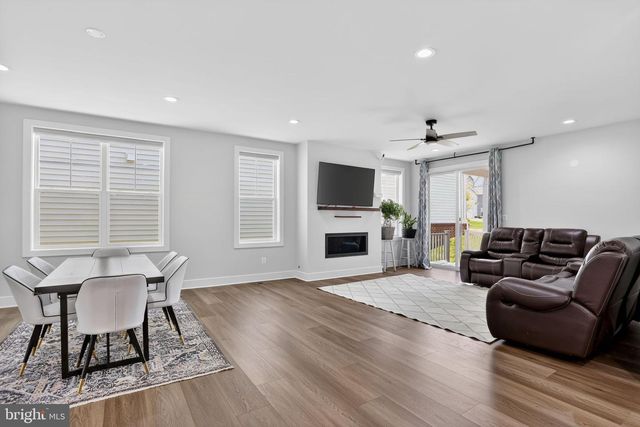 41961 BLAIR WOODS DR, Brambleton, VA 20148