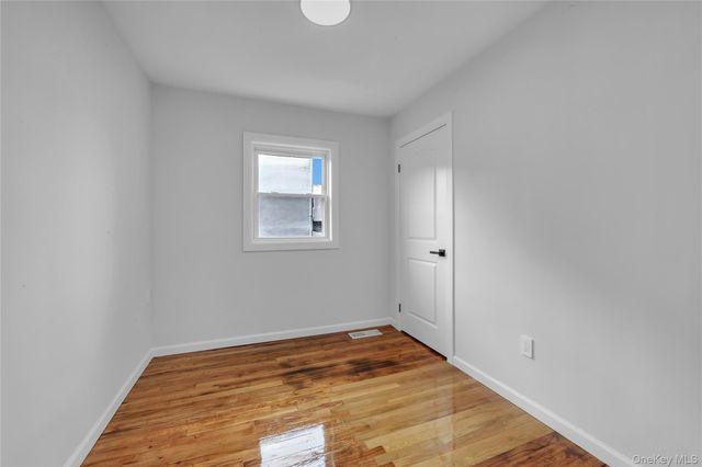 931 E 232nd Street, Bronx, NY 10466