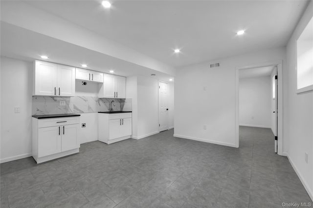 931 E 232nd Street, Bronx, NY 10466