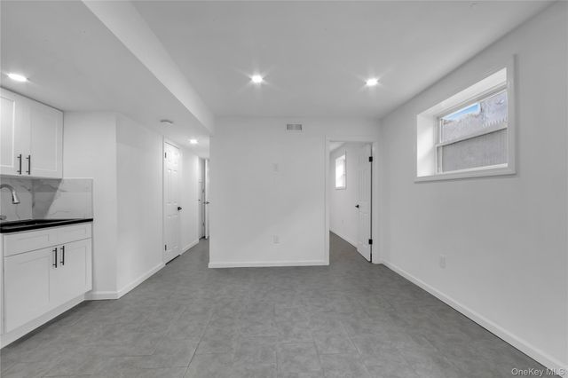 931 E 232nd Street, Bronx, NY 10466