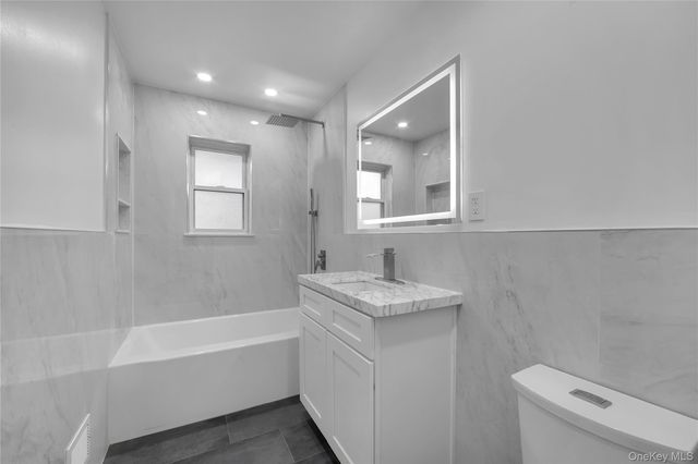 931 E 232nd Street, Bronx, NY 10466