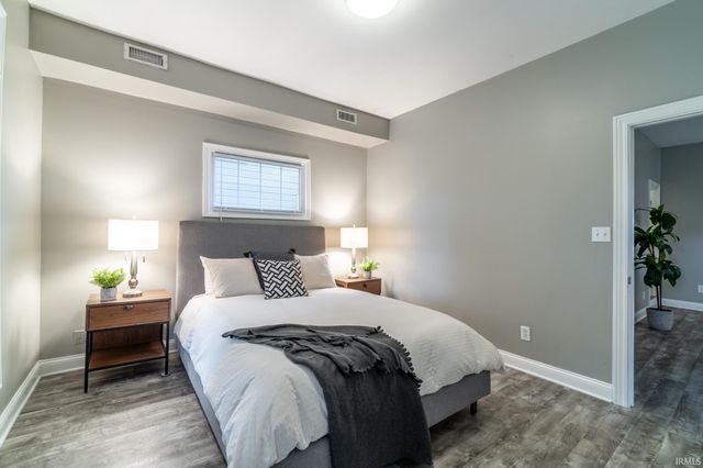 807 W Washington Boulevard, Fort Wayne, IN 46802