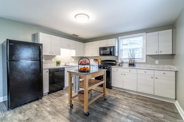 807 W Washington Boulevard, Fort Wayne, IN 46802