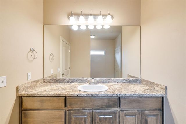 913 SW 92nd Street, Oklahoma City, OK 73139